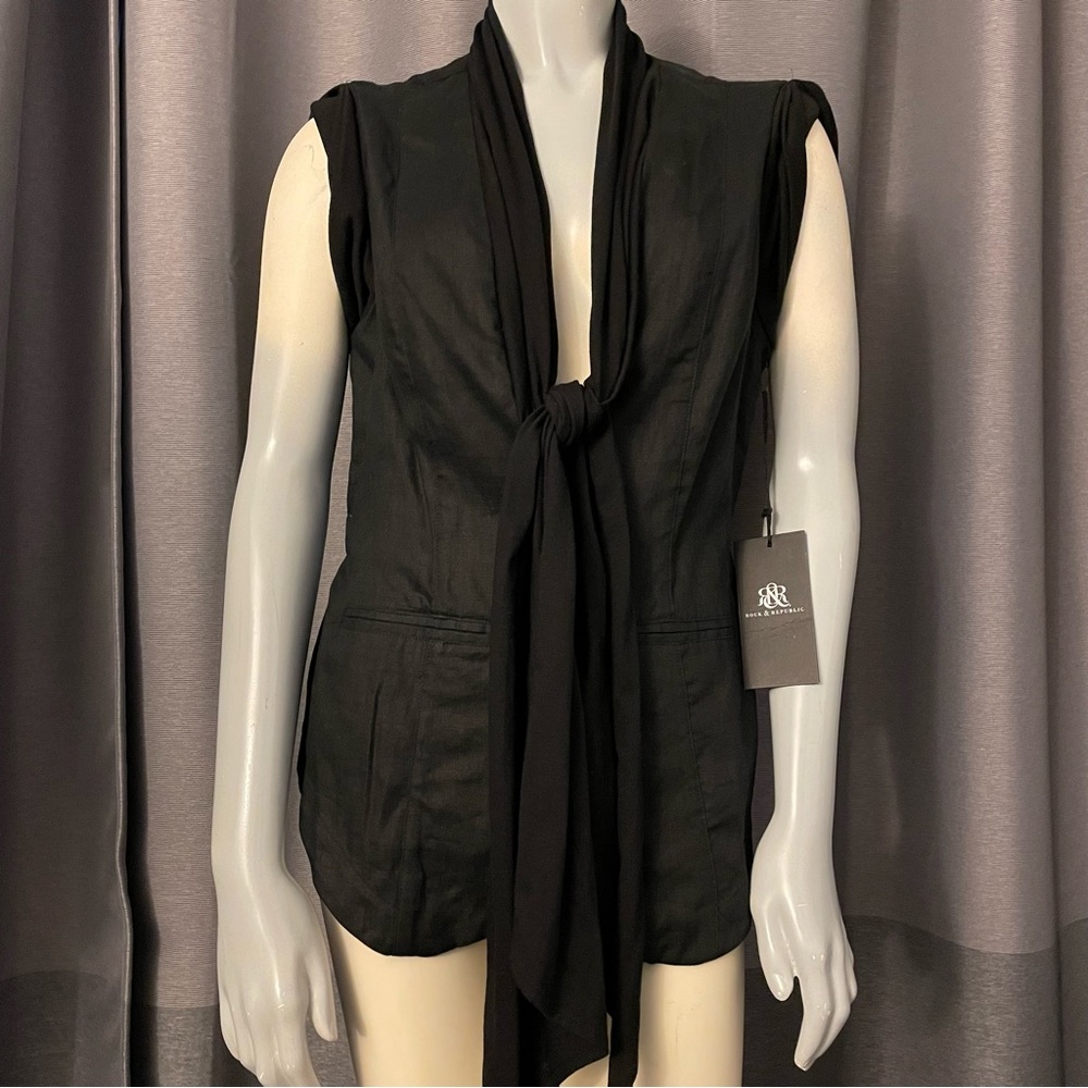 NWT Rock&Republic black jacket with interesting design details.  Size 8